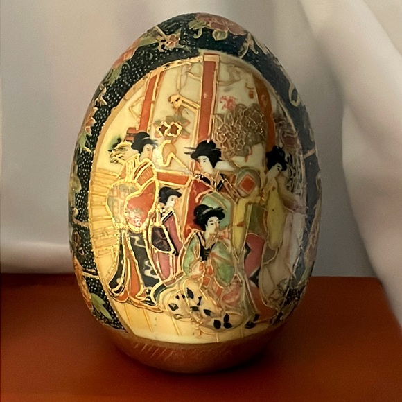 Vintage 4” Gold Gilded & Painted by Hand Porcelain Royal Satsuma Oriental Egg - Picture 1 of 14